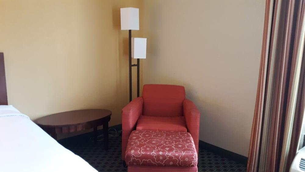 Hotel Baymont By Wyndham Williamsburg Extérieur photo